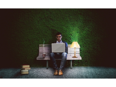 比爾蓋茨：白領比藍領更早被AI取代