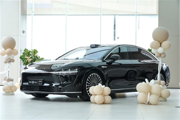 華為高端純電行政轎車！享界S9上市72小時大定超4800臺