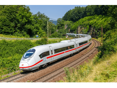 為現(xiàn)代化廣鐵建設(shè)立新功