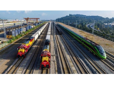 借國(guó)慶鐵路客流東風(fēng)，展數(shù)字媒體新風(fēng)采