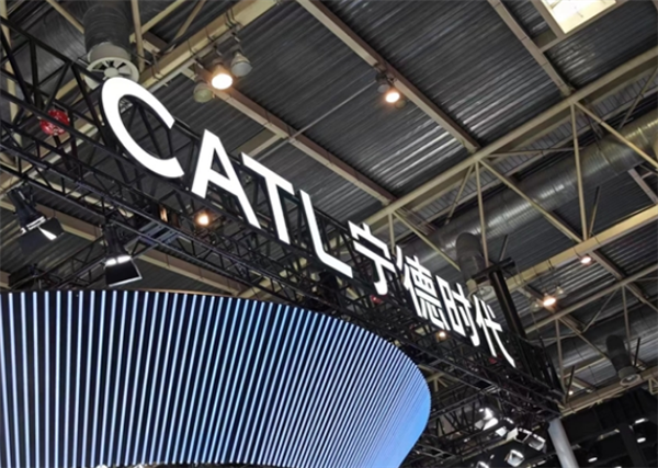 寧德時代發布2024年10月戰報:磷酸鐵鋰、三元雙料第一!