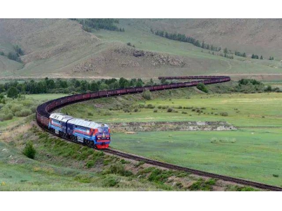 鐵路客運貨運基建發展齊頭并進