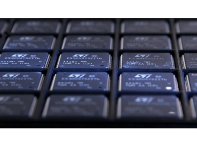 意法半導體Q1營業利潤暴跌99%,營收降幅超兩成,