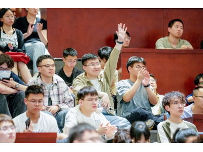 華為終端CEO何剛回母校西電 開(kāi)講鴻蒙校園公開(kāi)課