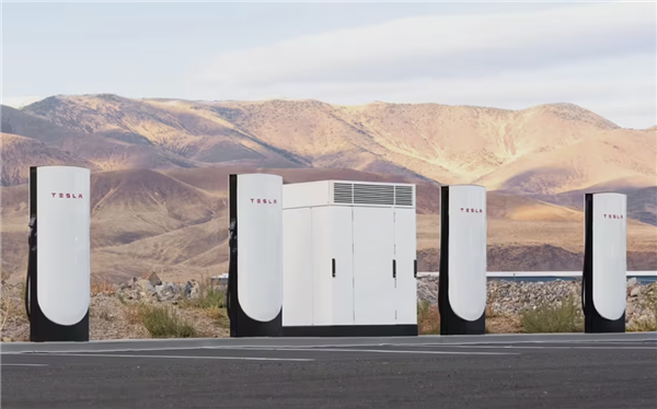 特斯拉超充樁正式突破7萬根：國內已開放超2100座超充站