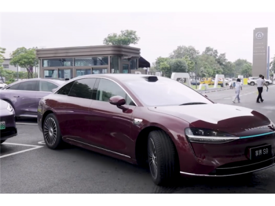 余承東:鴻蒙智行累銷超80萬輛 半年智駕里程1