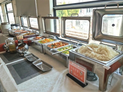中鐵沈陽局推火車自助:35元4葷4素隨便吃