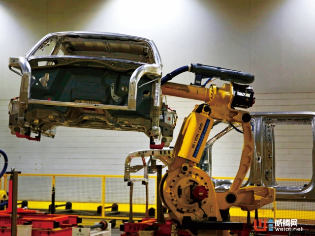 中國機器人進化 誰與四大家族掰手腕