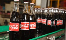 可口可樂新CEO：跟上飲食健康化趨勢，花更多錢