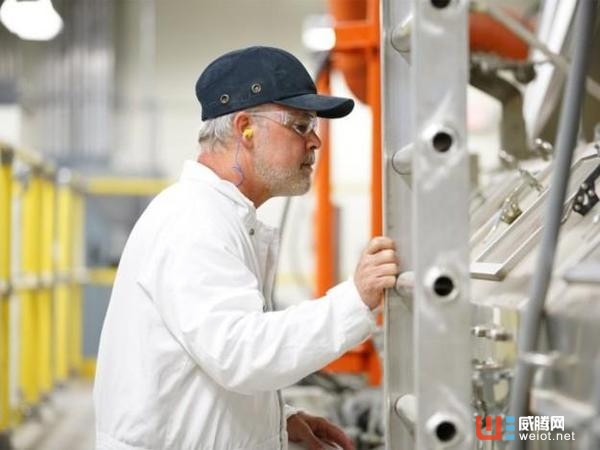 蘋果.jpg 蘋果為何投資康寧?事關(guān)iPhone 8玻璃殼和AR眼鏡