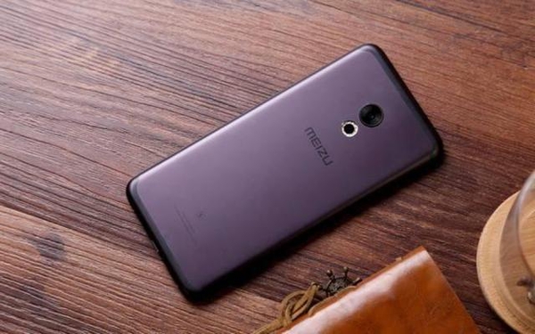 國產手機的公式化借鑒,魅族腰圓鍵+一刀切天線