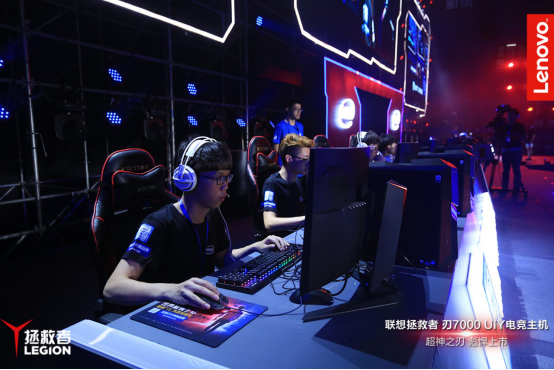 聯想開啟UIY時代 拯救者刃7000亮相IMC
