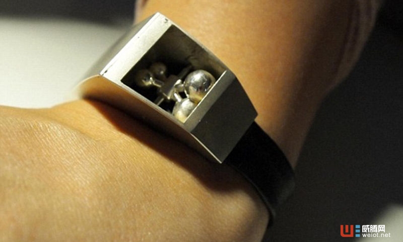 從懷孕到分娩，Fibo智能手環都能同步胎動數據，讓準爸爸參與生命孕育的每一個瞬間 ...