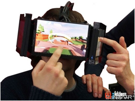 FaceDisplay頭顯三塊觸摸外屏創(chuàng)新多人VR體驗(yàn)