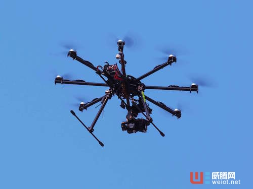 無人機(jī).jpg 民用無人機(jī)野蠻生長或終結(jié) 多重監(jiān)管行業(yè)回歸理性