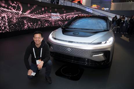 后知后覺的庫克，能否追上這兩個(gè)瘋狂創(chuàng)業(yè)的筑夢者？