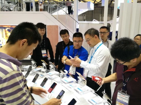 科技關愛全家生活,守護寶智能家庭生態點亮世界移動大會2017