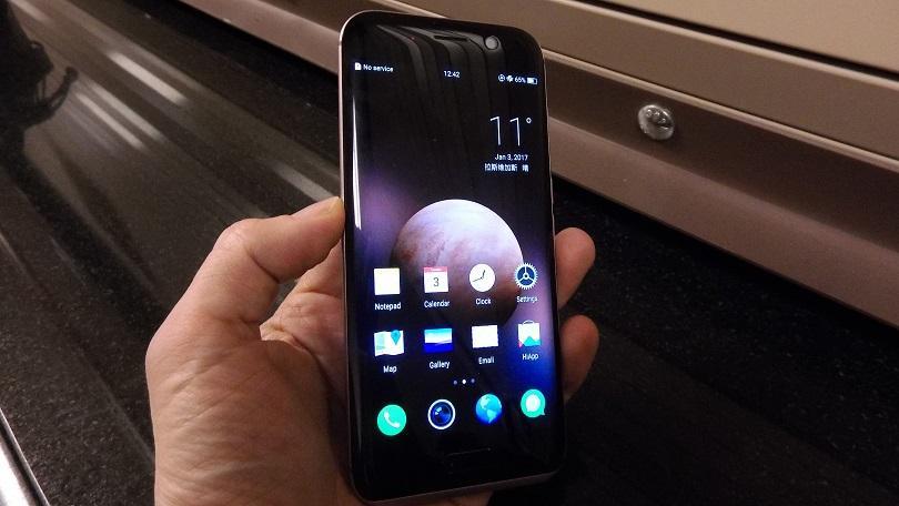 從語音助手到智能芯片,手機人工智能的“三級跳”